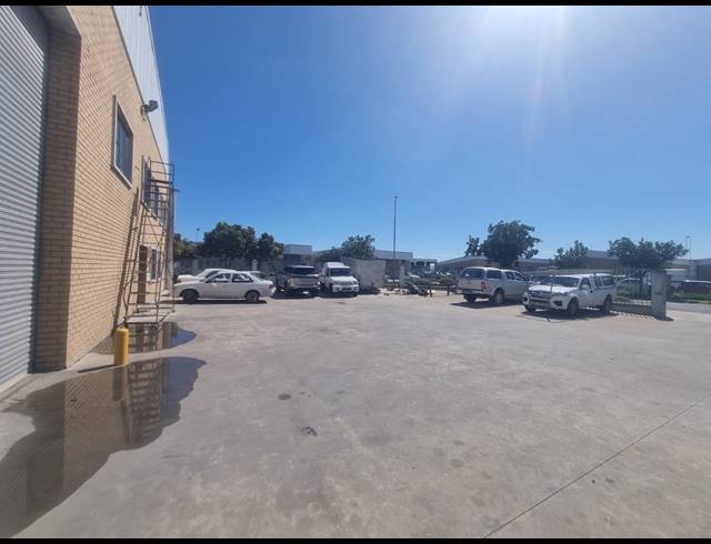 1,643M² WAREHOUSE TO LET IN PHILIPPI